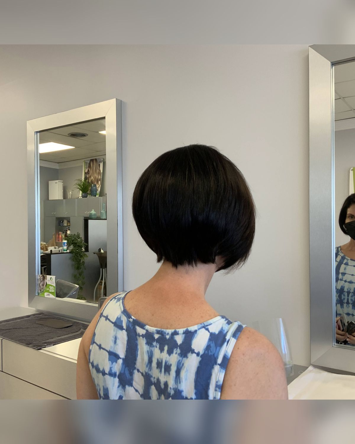 Precision dark bob — Toucheé Organic Salon, Juno Beach